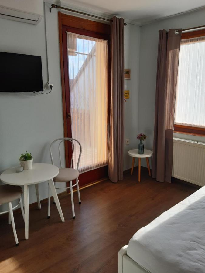 Nora Apartman Gyula Exteriör bild